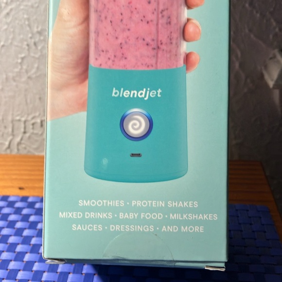 NWT Blendjet Original Portable Smoothie Blender Teal - Picture 5 of 11